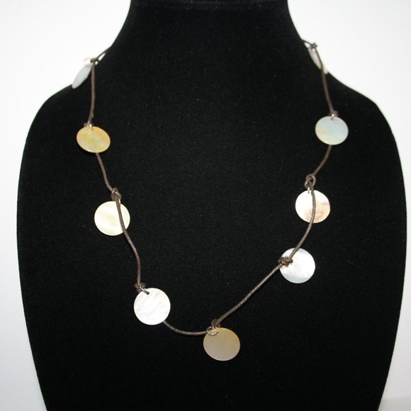 🤎🐚🌿 American Eagle Shell Necklace on Brown Leather Cord (30") - Picture 5 of 5